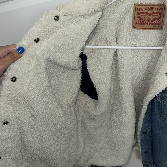 Levi’s Jean Jacket - Picture 3 of 4